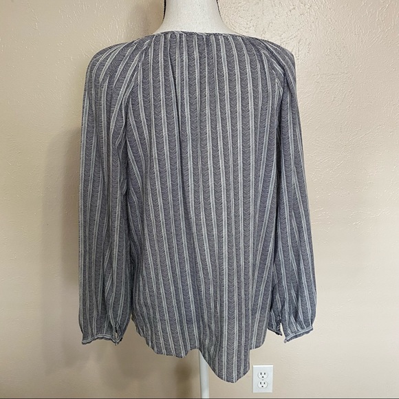 SOLD E Joie Navy White Print V-neck Long Sleeve Blouse - Picture 3 of 7